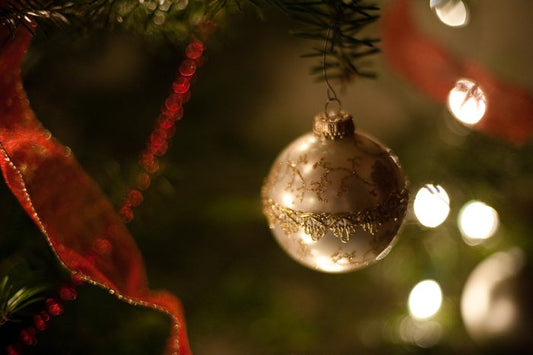 5 Tips to Avoid Holiday Overwhelm By Laura Radniecki